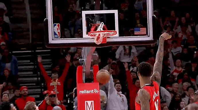 体育投注-终于等到你！贾巴里再中三分连得8分，火箭领先到3个回合