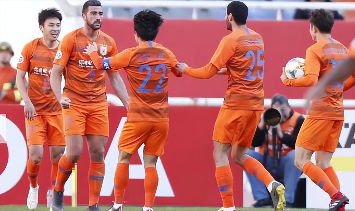 体育投注-鲁能本土阵容补强有新思路，或考虑内部挖潜，两新星被看好踢主力