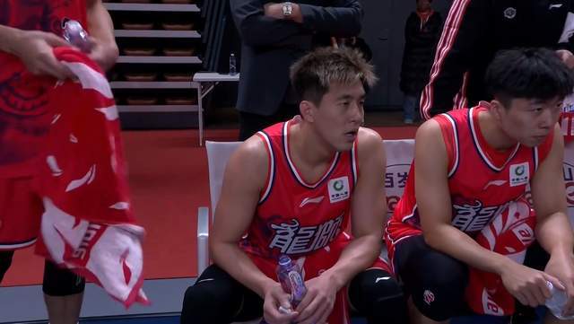 体育赛事-郭艾伦复出，独砍16分5失误，广州加时险胜，山东大汉空砍30+6+6