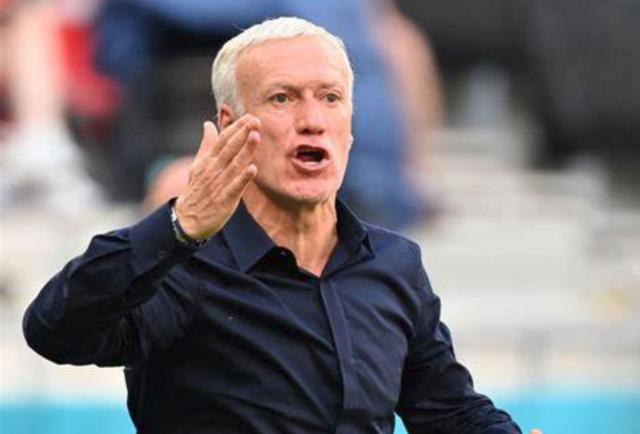 在线体育-德尚留任但续约搁置，后勤总管背锅，齐达内2022见？